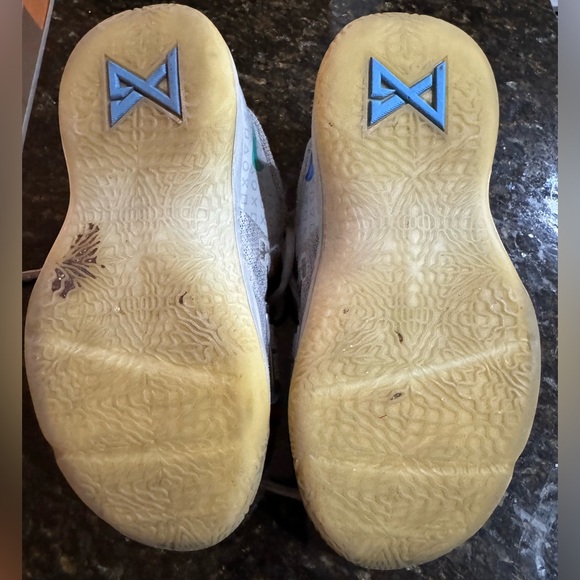 Nike Kyrie PlayStation shoes - Picture 6 of 6